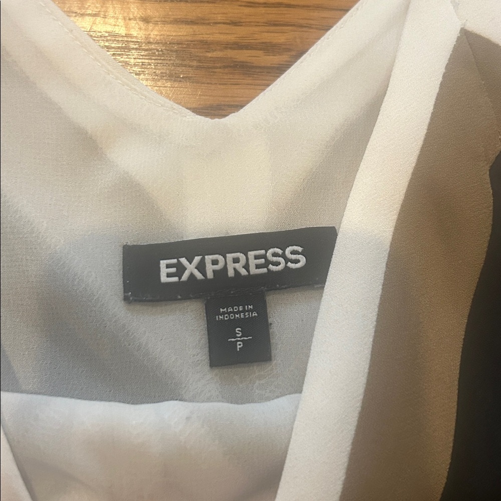 Express V-Neck Top - Picture 2 of 5